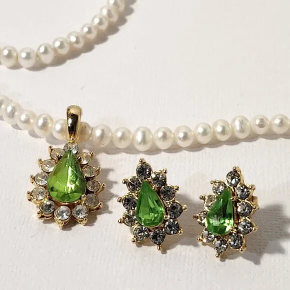 14K Pearl Necklace Bracelet & Earrings Complete Set Vintage Mint Peridot Avon - Picture 3 of 11